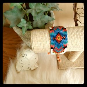 Boho beaded bracelet.  Southwest/Indian pattern.
